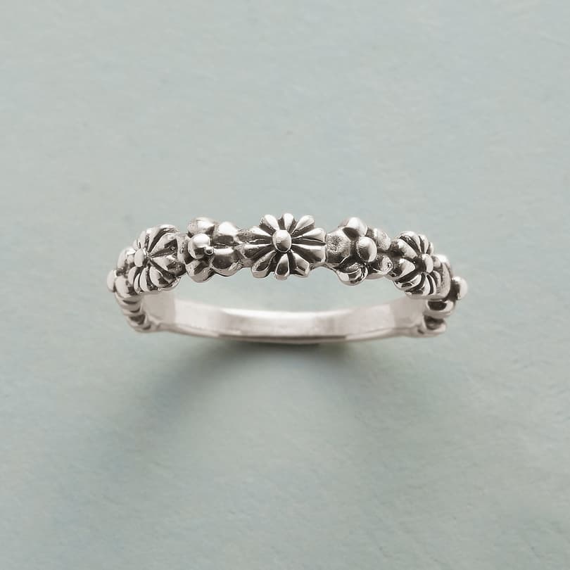 CHAIN OF FLOWERS RING view 1