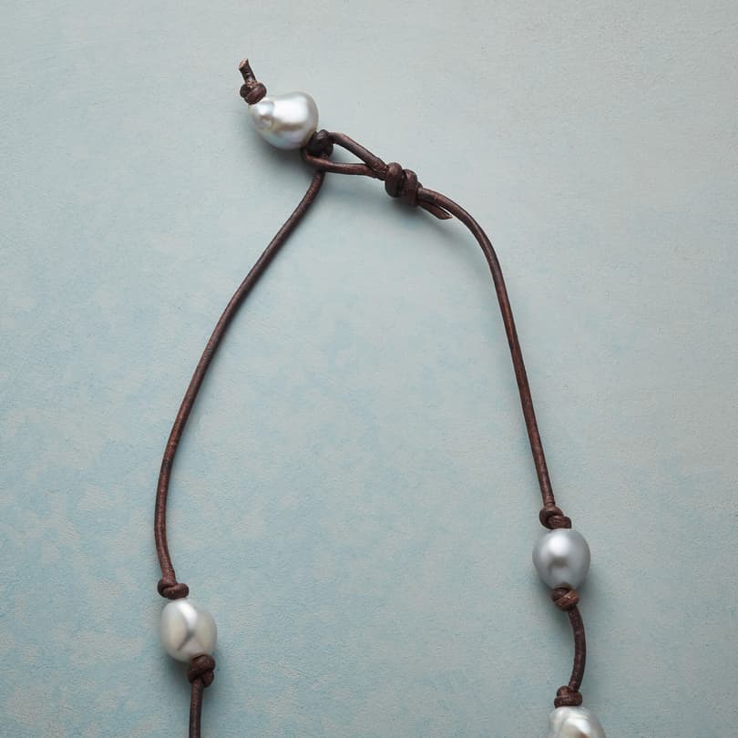 PEARL ESSENCE NECKLACE view 2