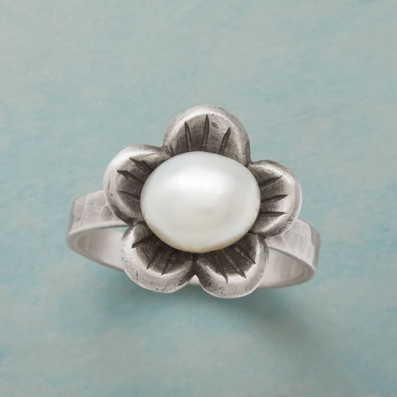 PEARL FLOWER RING view 1
