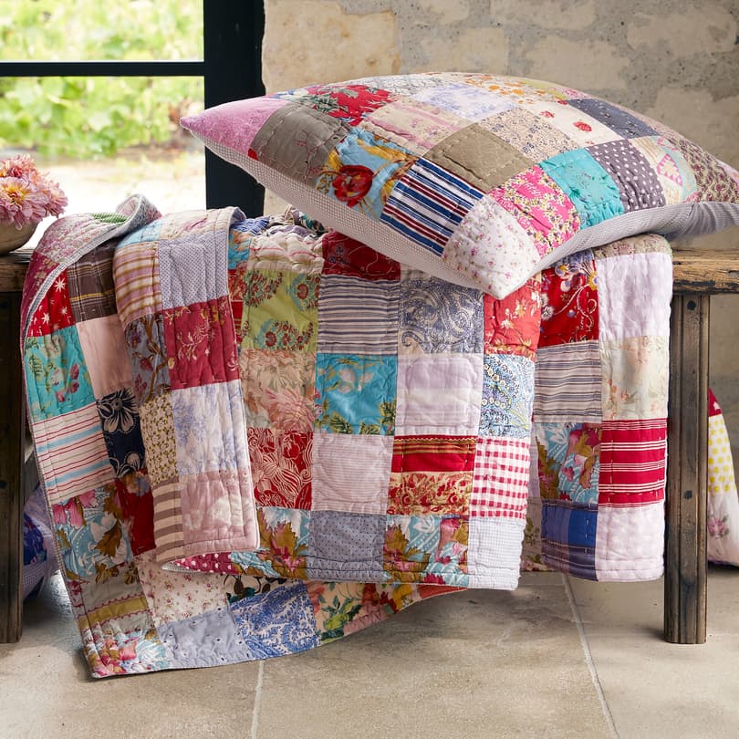 ELIZABETH PATCHWORK QUILT view 3