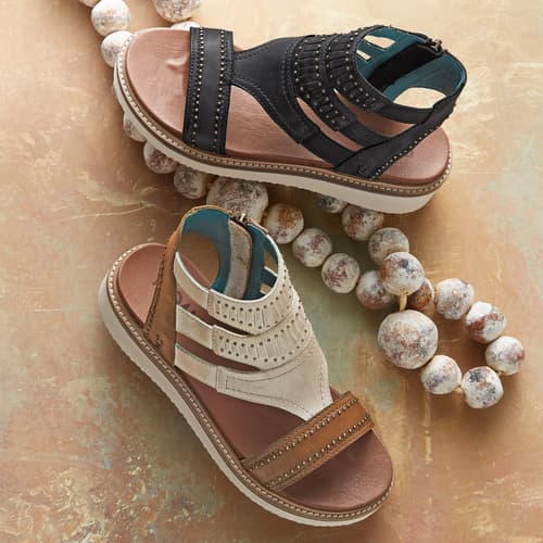 Born lake online sandal