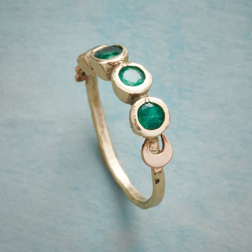 LUCKY EMERALD RING view 1