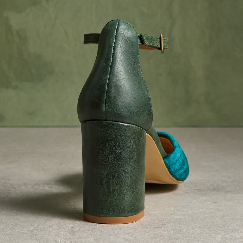 Arden Heels View 6