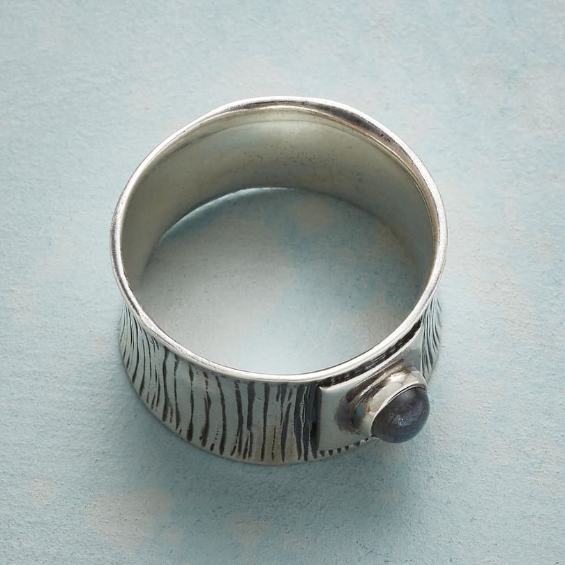 CENTER SQUARE RING view 1