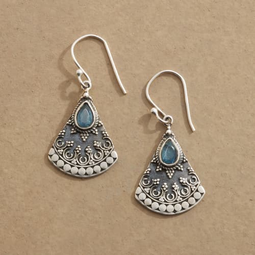 Alondra Earrings View 1