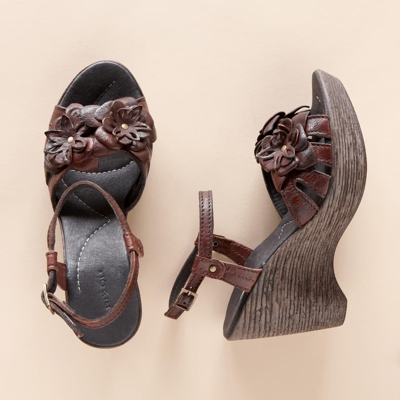 BOUTONNIERE SANDALS view 1 BROWN