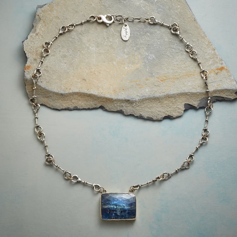 LIVE EACH MOMENT NECKLACE view 1