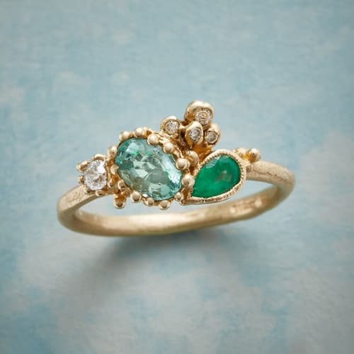 EMERALD &amp;AMP; DIAMOND CLUSTER RING view 1