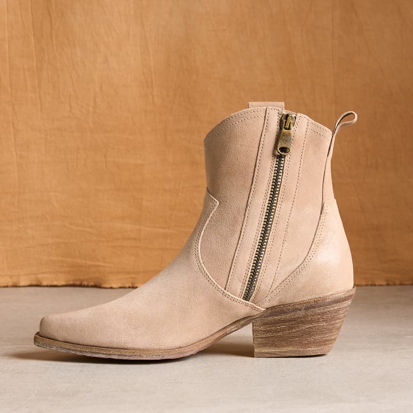 Sojourner Short Boots View 21