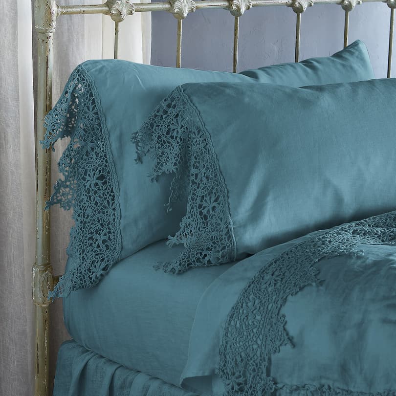 GOSSAMER LINEN LACE PILLOWCASE view 1 CENOTE