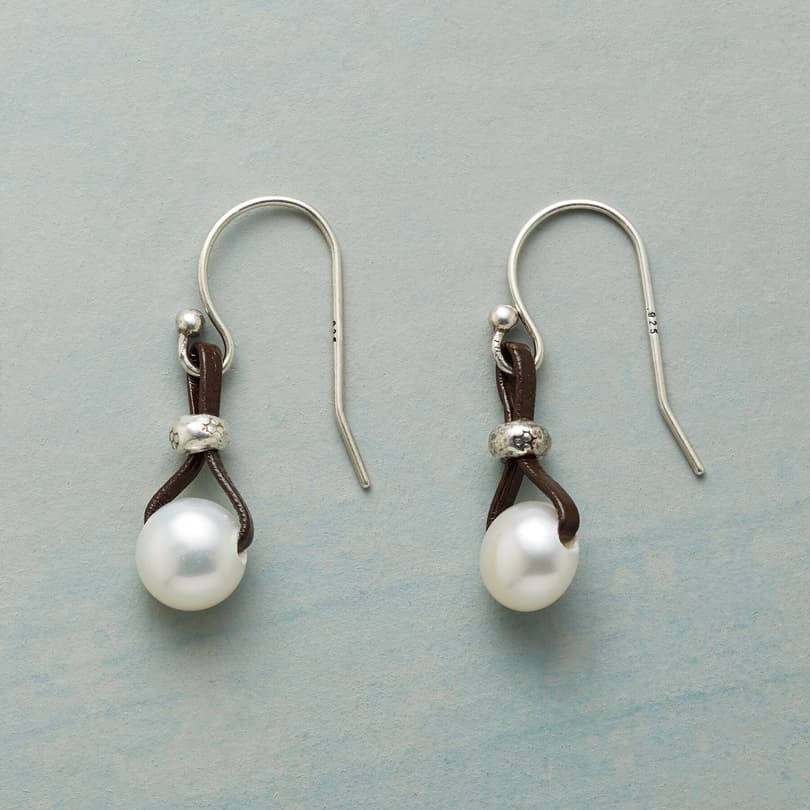 PEARL LANYARD EARRINGS view 1