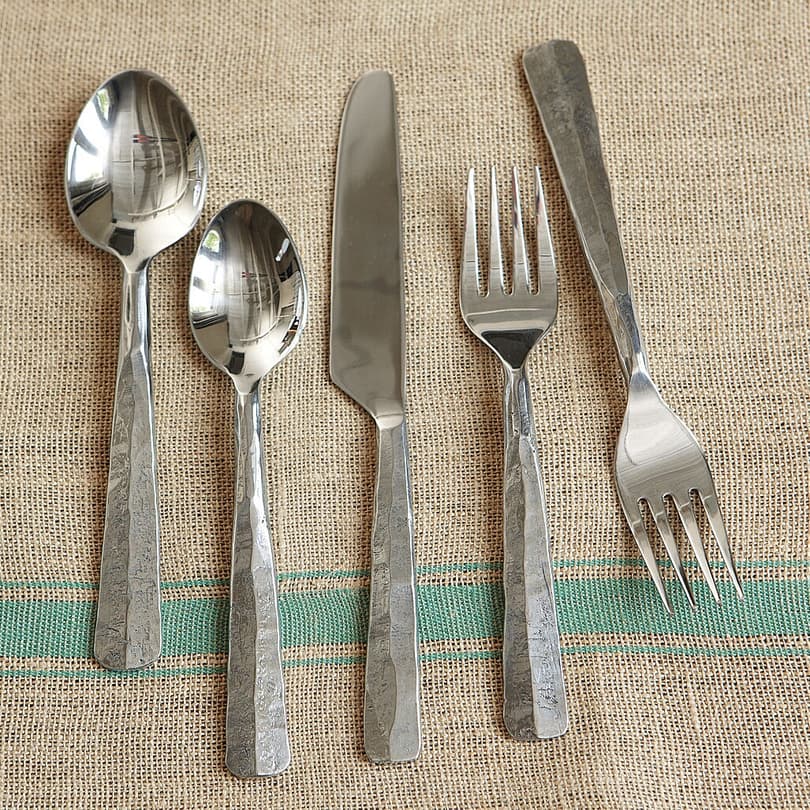 ROCKY RIDGE HAMMERED 5-PIECE PLACE SETTING view 1