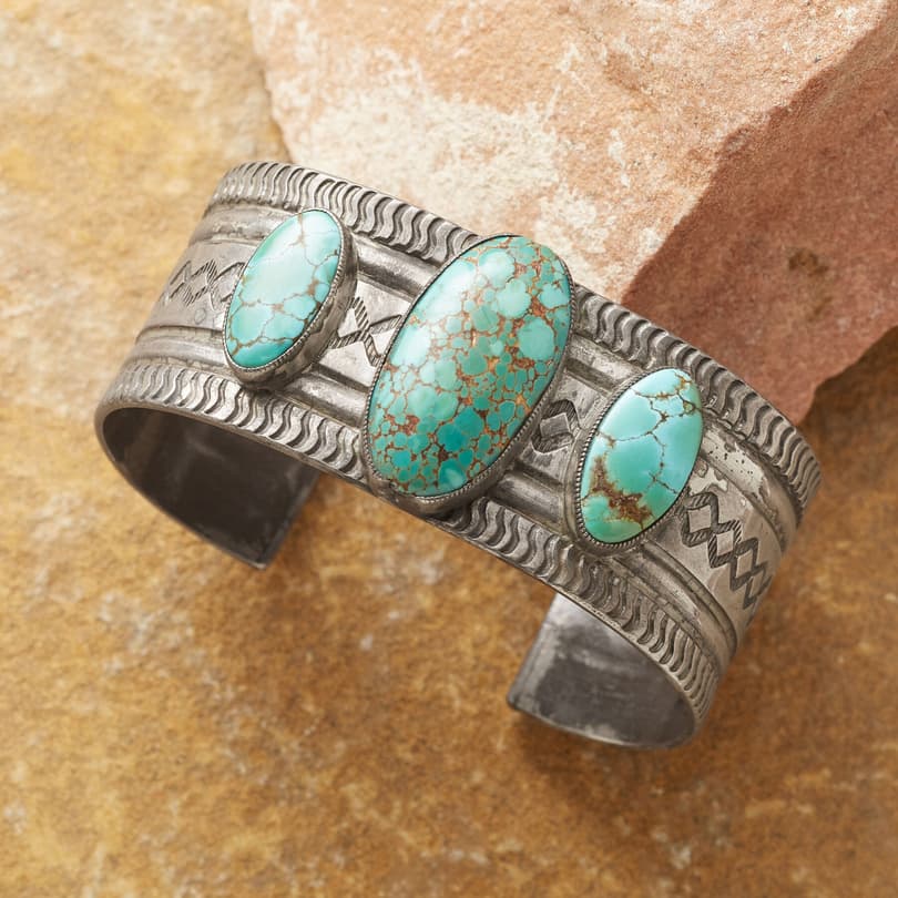 1950S NEVADA TURQUOISE CUFF view 1