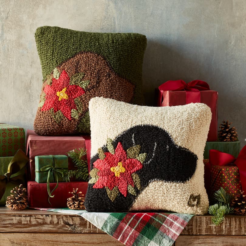 Black labrador clearance christmas pillow