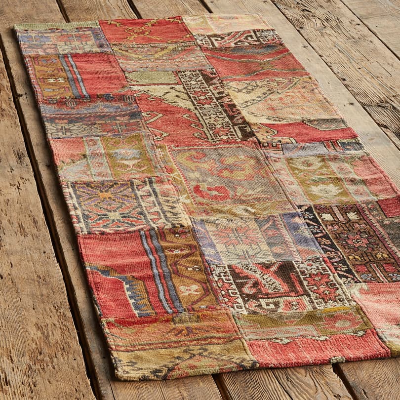 VINTAGE AMARNA PATCHWORK HAND KNOTTED RUG view 2