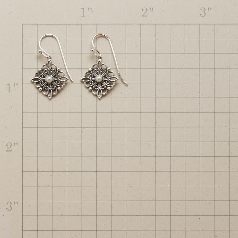 PEARLS AND LACE EARRINGS view 1