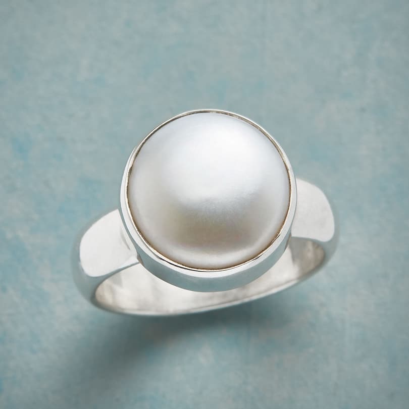 PEARL PILLOW RING view 1