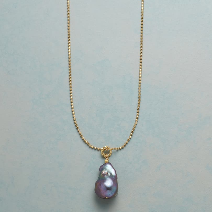 BOUNDLESS PEARL NECKLACE view 1