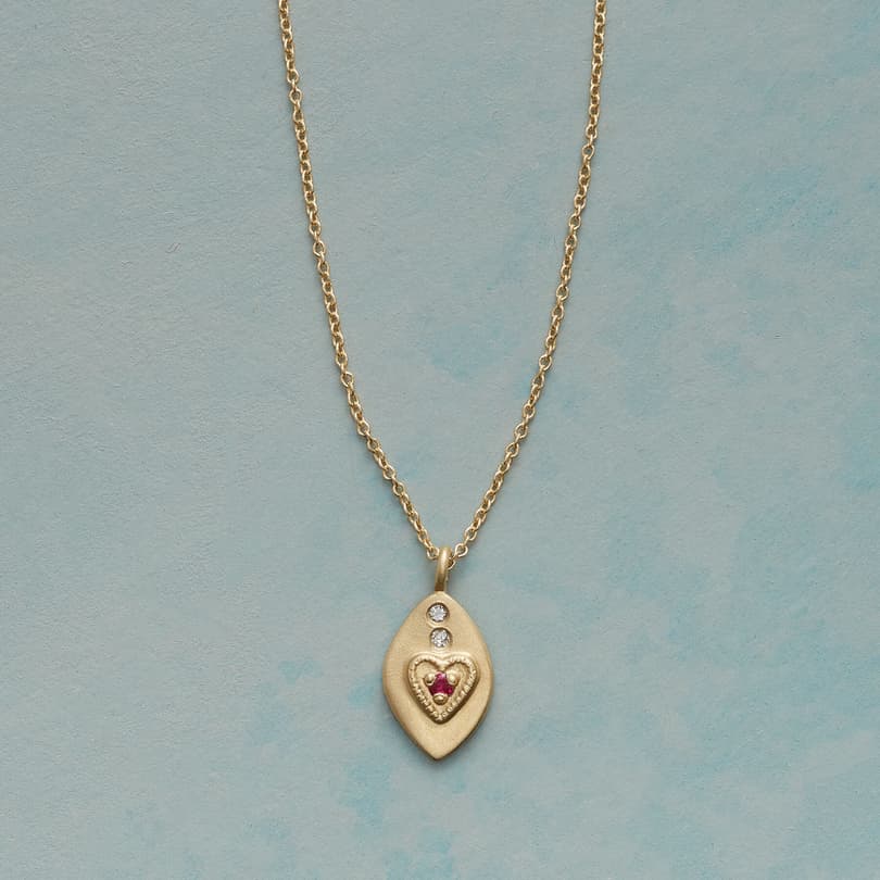 SPARKLING HEART NECKLACE view 1