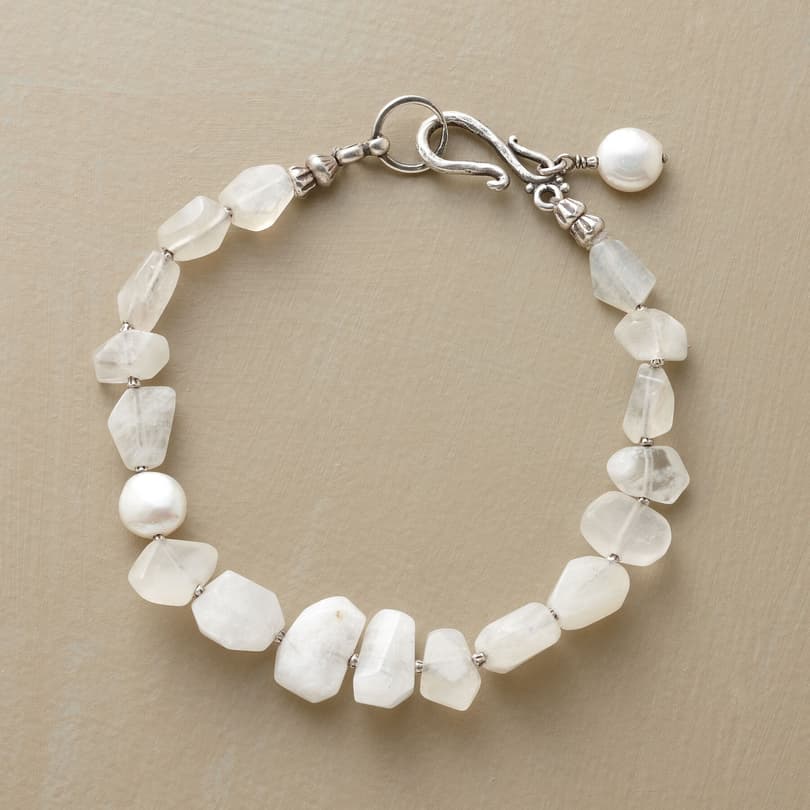 PEARLY MOON BRACELET view 1