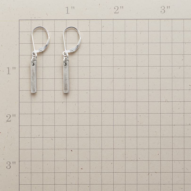 DASH EARRINGS view 1