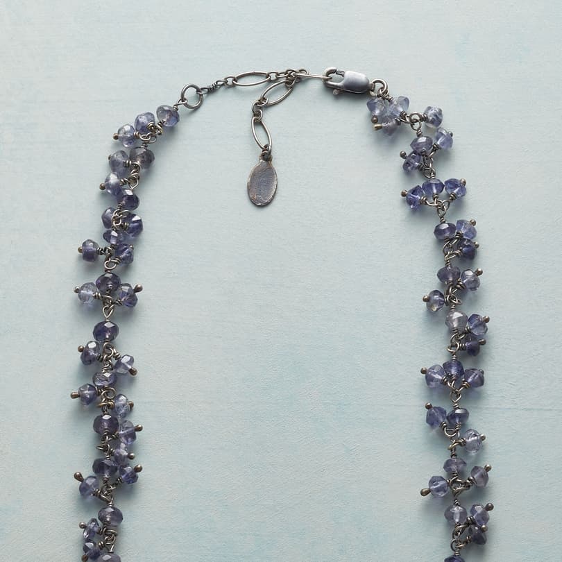 GRAPEVINE NECKLACE view 2