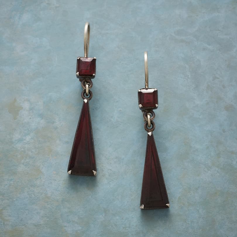 GARNET GEOMETRY EARRINGS view 1