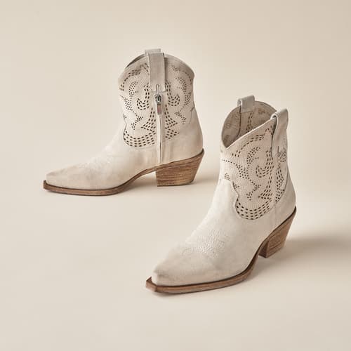 Lacewing Boots View 4Cream