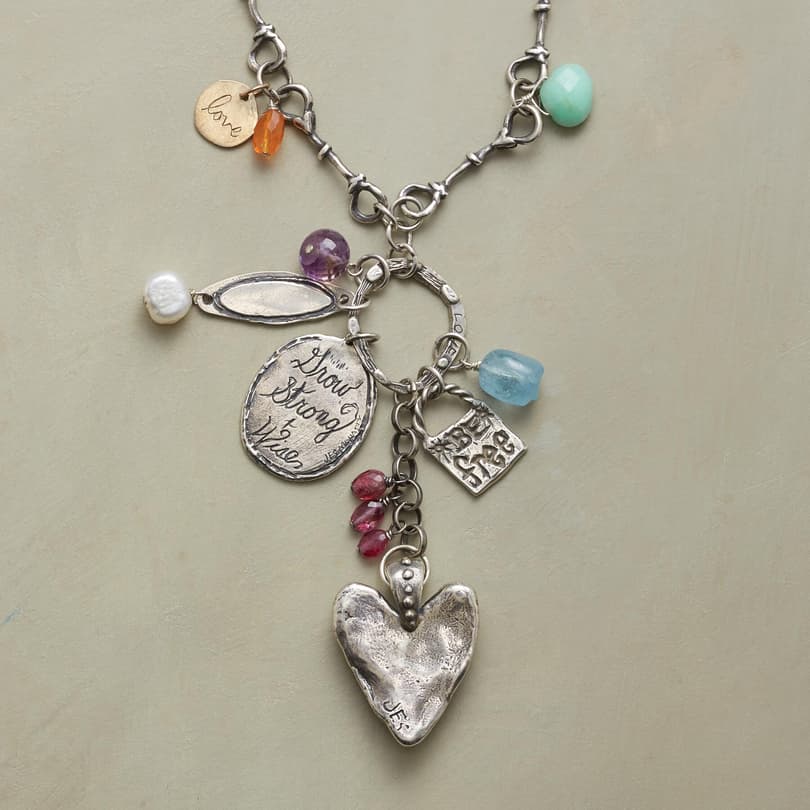 SWEET MOMENTS NECKLACE view 2