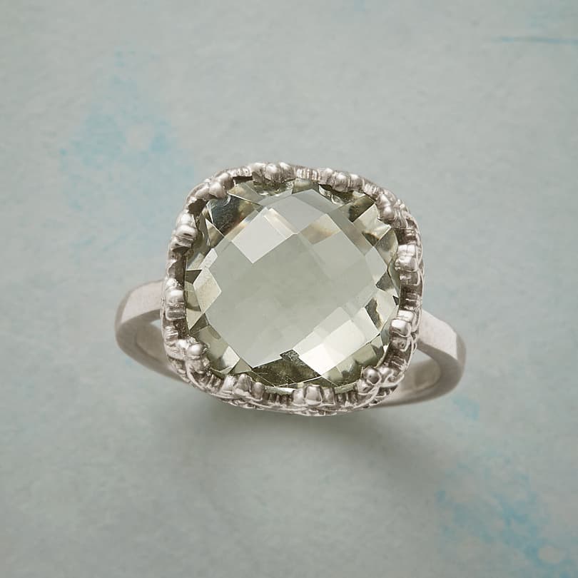 MAJESTIC MINT RING view 1