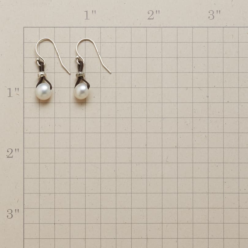 PEARL LANYARD EARRINGS view 1