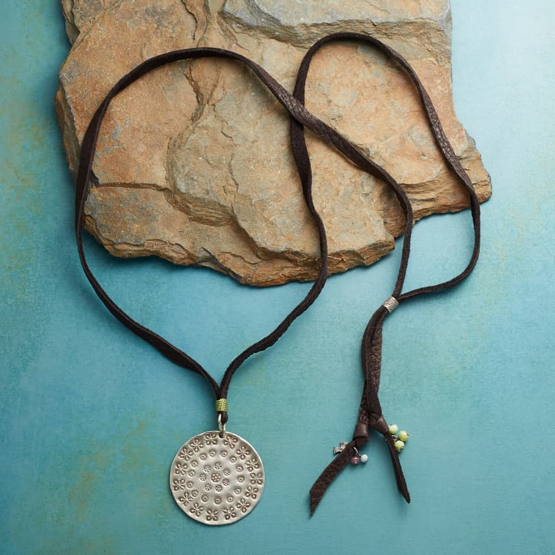 JOYFUL WORLD NECKLACE view 1