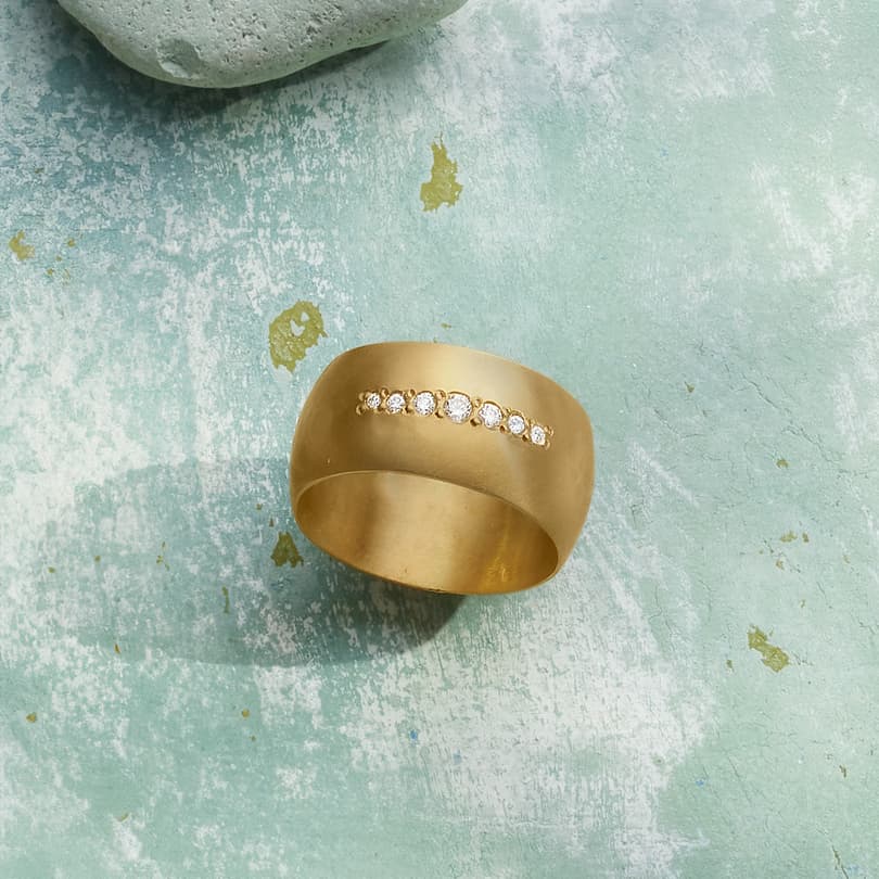 Queue Of Diamonds Ring View 3