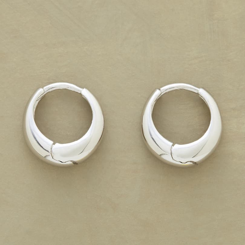 WHITE GOLDEN AXIS HOOP EARRINGS view 1