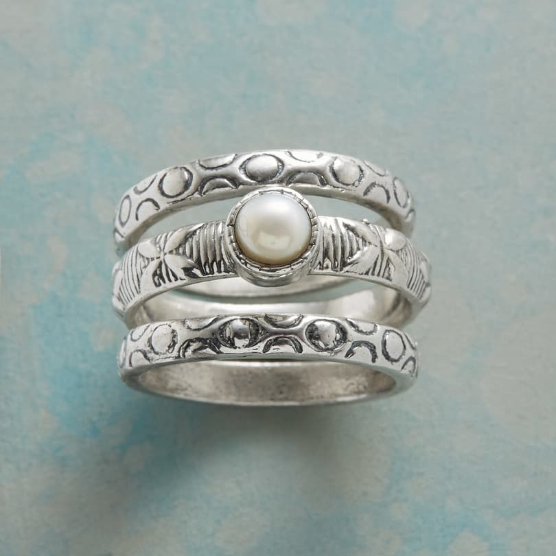 PEARL CREST RING SET view 1