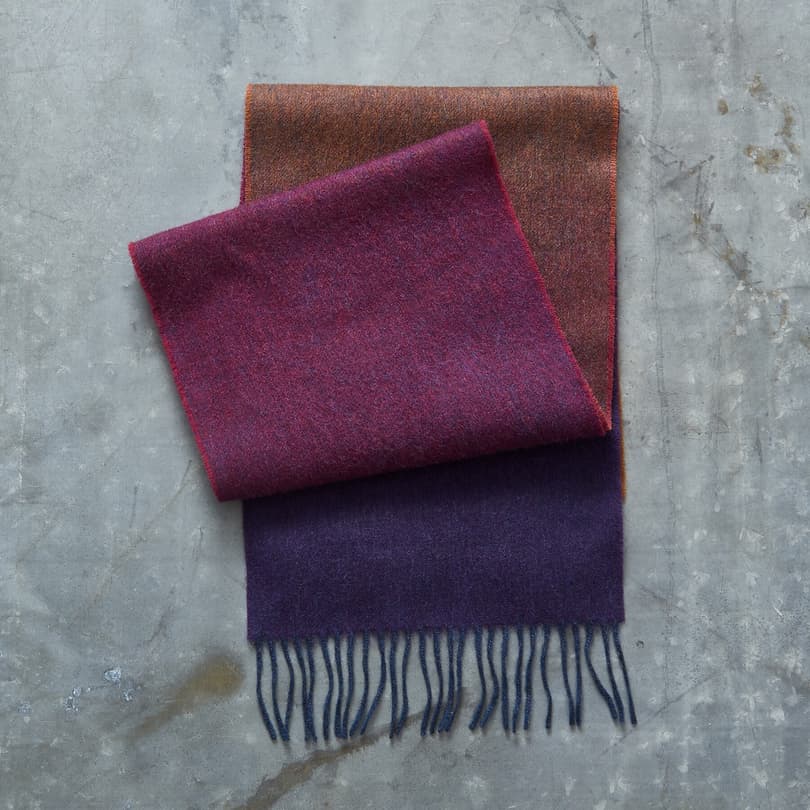 GRADIENT SCARF view 1