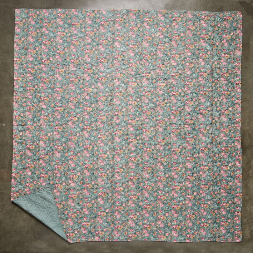 LAINEY LIGHTWEIGHT QUILT view 2