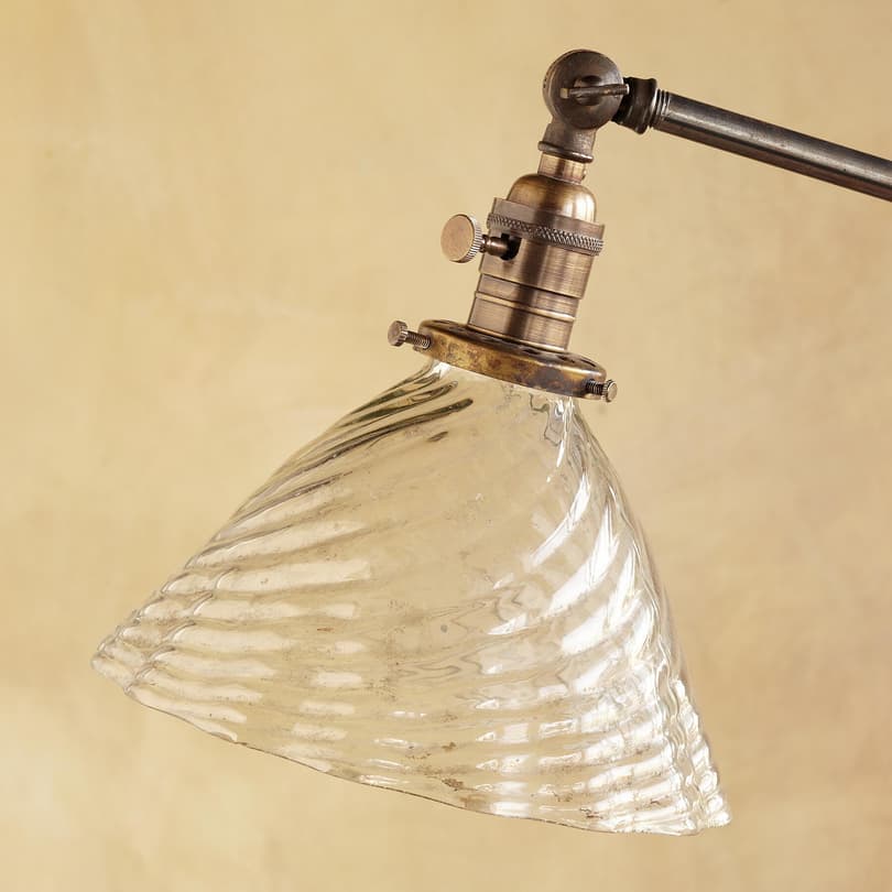 GLASS SCALLOPED SHADE LAMP view 1