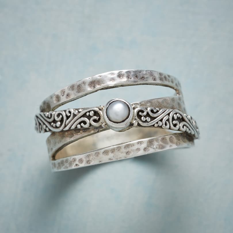 PEARL OVERLAY RING view 1