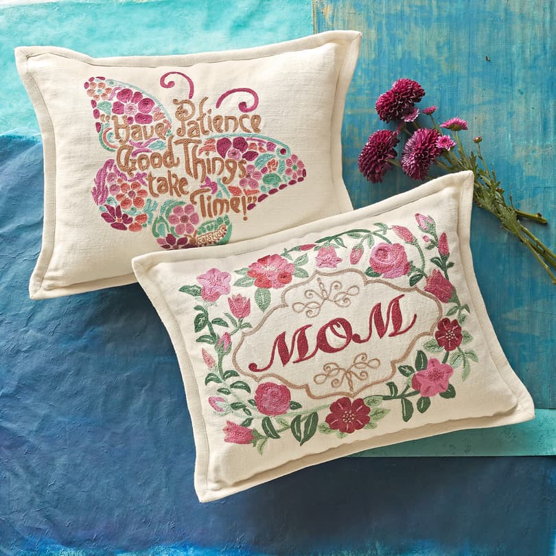 ROSES FOR MOM PILLOW view 1