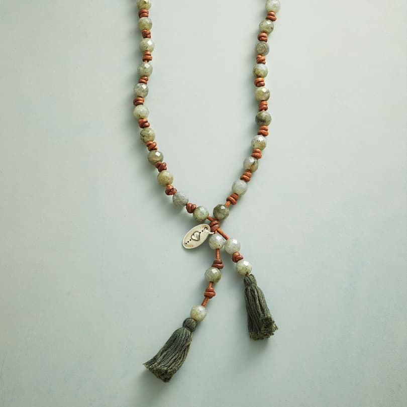 ANAFI NECKLACE view 1