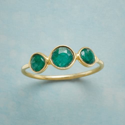 GREEN TRIO RING view 1