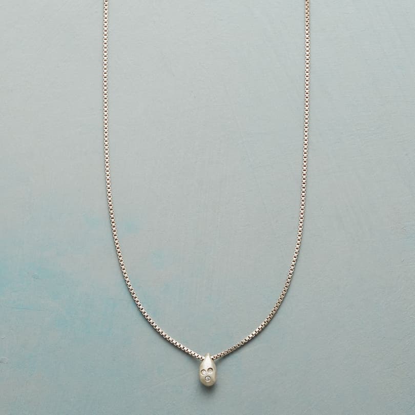DIAMOND DROPLET NECKLACE view 1