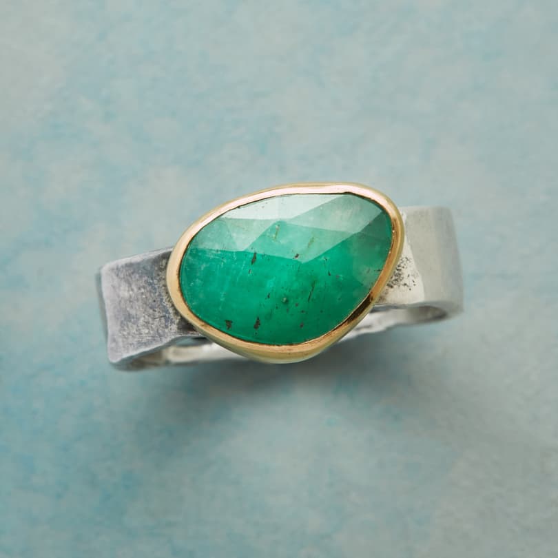 EMERALD ESSENCE RING view 1