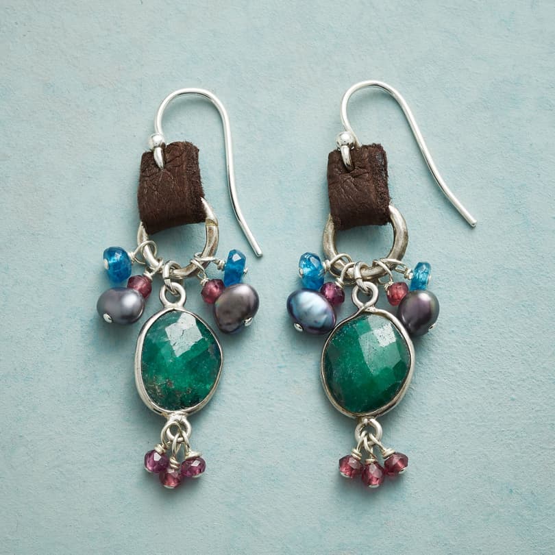EMERALD AND MORE EARRINGS view 1