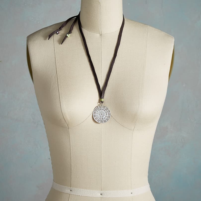JOYFUL WORLD NECKLACE view 3