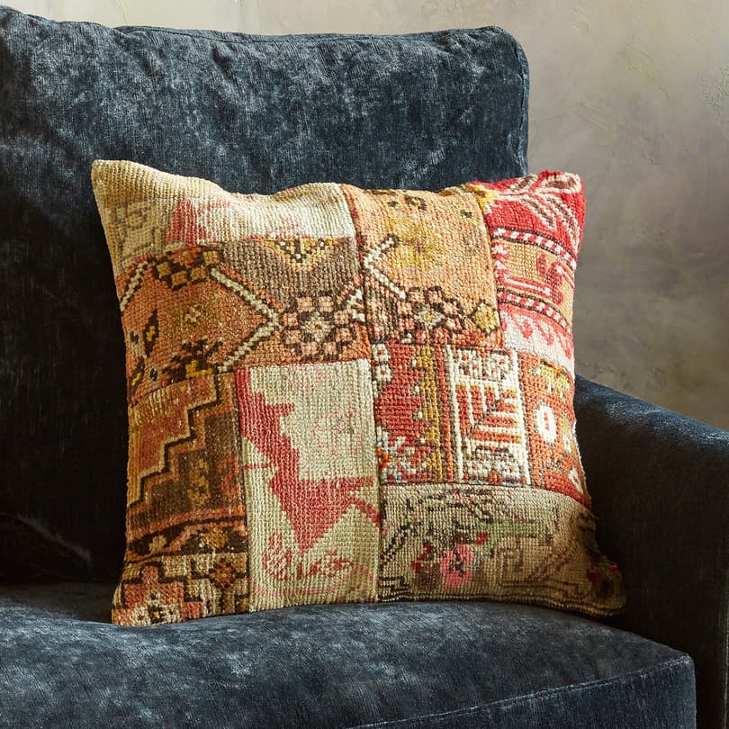 VINTAGE AMARNA PATCHWORK PILLOW view 1